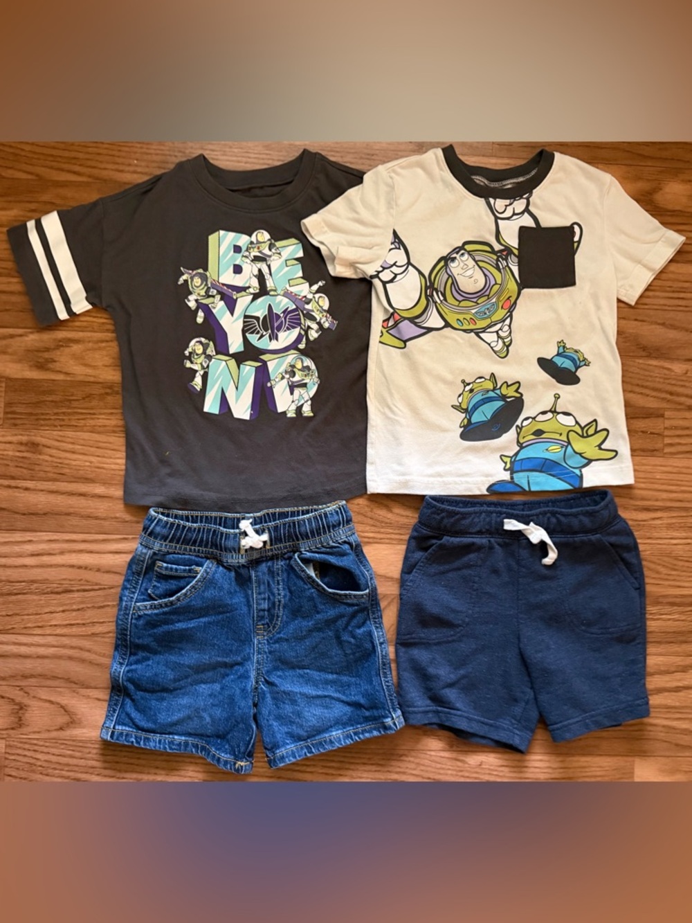 ⭐️2/$12 Boys 4T Disney Toy Story Buzz Lightyear 2 Outfit Set- tees and shorts